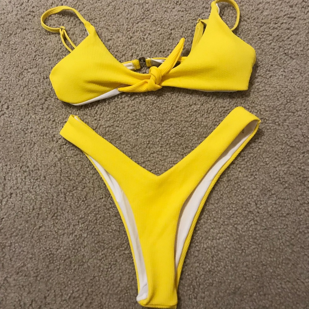never worn yellow bikini